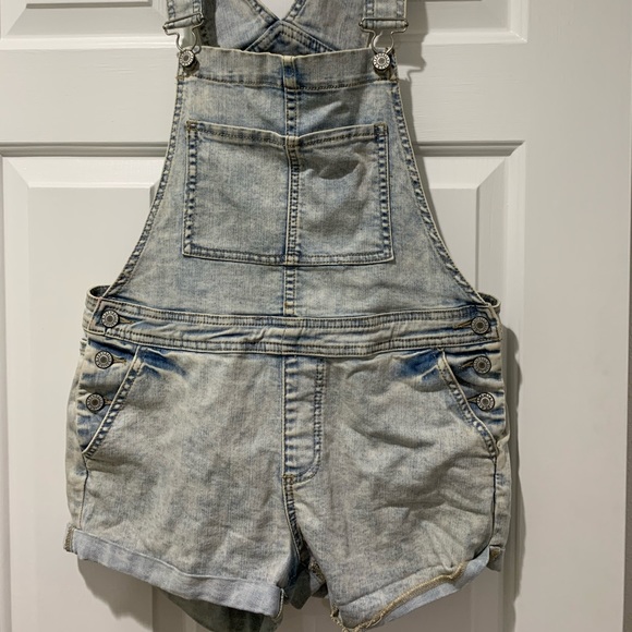 Light wash Short Overalls - Picture 2 of 3